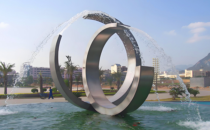 靈動(dòng)水韻，不銹鋼噴泉雕塑的夢(mèng)幻交響