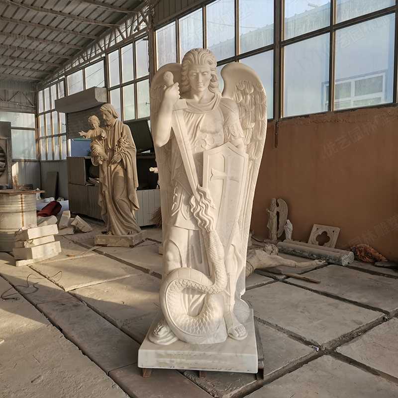 圣邁克雕塑，大理石圣邁克