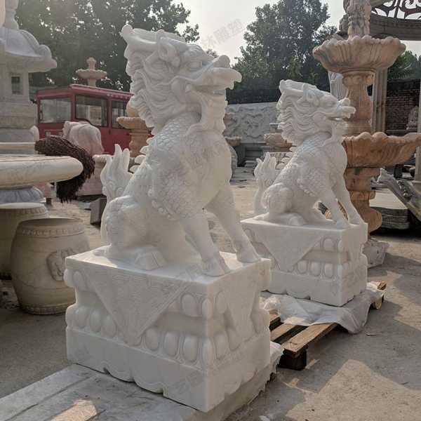 什么是傳統(tǒng)景觀中的藝術雕塑呢？