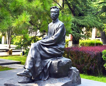 不同場景放置銅雕塑的意義是什么？